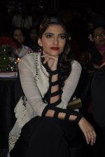 Sonam Kapoor at the launch of WIFT India in Taj Land_s End, Mumbai on 6th March 2012 (47).JPG